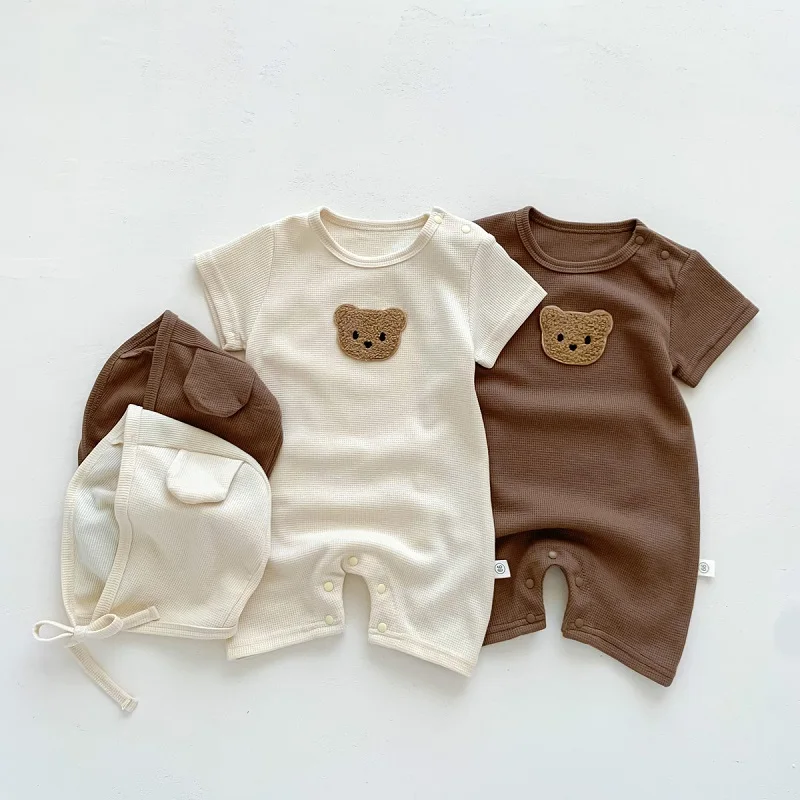 Baby clothes summer 0-2 year old boys short sleeved bear embroidered waffle jumpsuit solid color girl Romper+hat
Baby clothes summer 0-2 year old boys short sleeved bear embroidered waffle jumpsuit solid color girl Romper+hat
