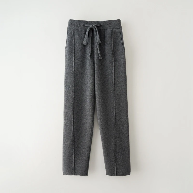 Women's 100% pure cashmere pants with hidden side pockets, loose and casual knit wool pants for autumn and winter.
Women's 100% pure cashmere pants with hidden side pockets, loose and casual knit wool pants for autumn and winter.