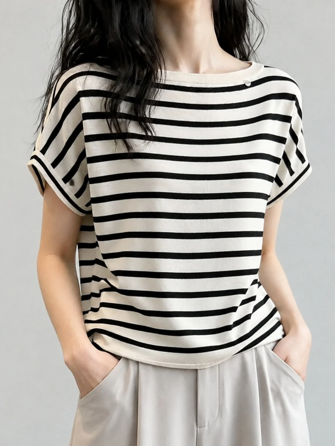 Korean Style Ice Silk Knitted Loose round Neck Top Commute Beautiful Fashionable Summer Casual Comfortable Breathable
Korean Style Ice Silk Knitted Loose round Neck Top Commute Beautiful Fashionable Summer Casual Comfortable Breathable