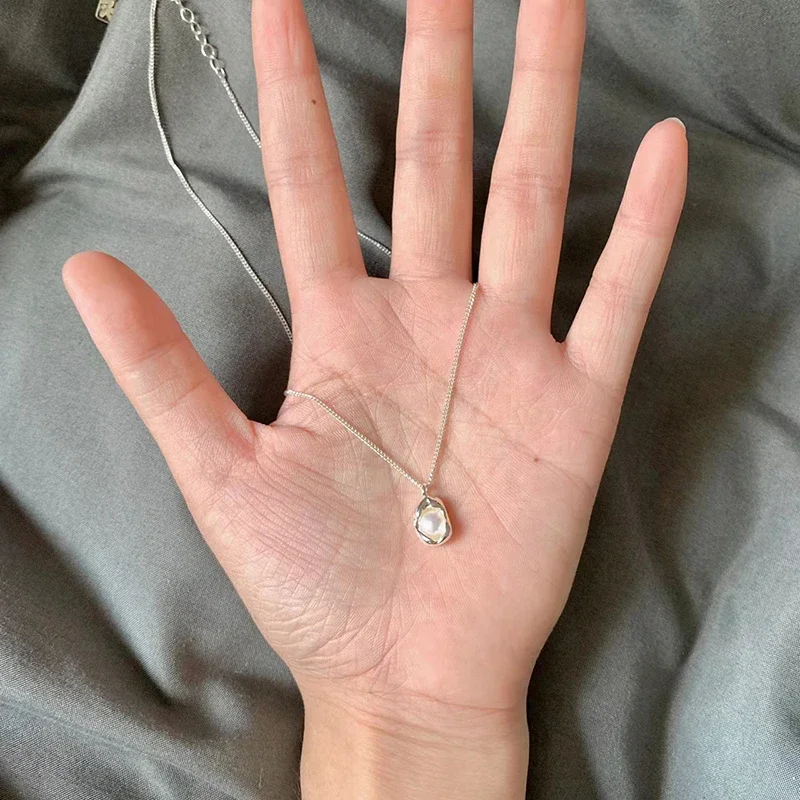 Popular 925 Sterling Silver Pearl Geometric Shape Necklace Simple Charm Ladies Pendant Choker Birthday Party Gift Fine Jewelry
Popular 925 Sterling Silver Pearl Geometric Shape Necklace Simple Charm Ladies Pendant Choker Birthday Party Gift Fine Jewelry