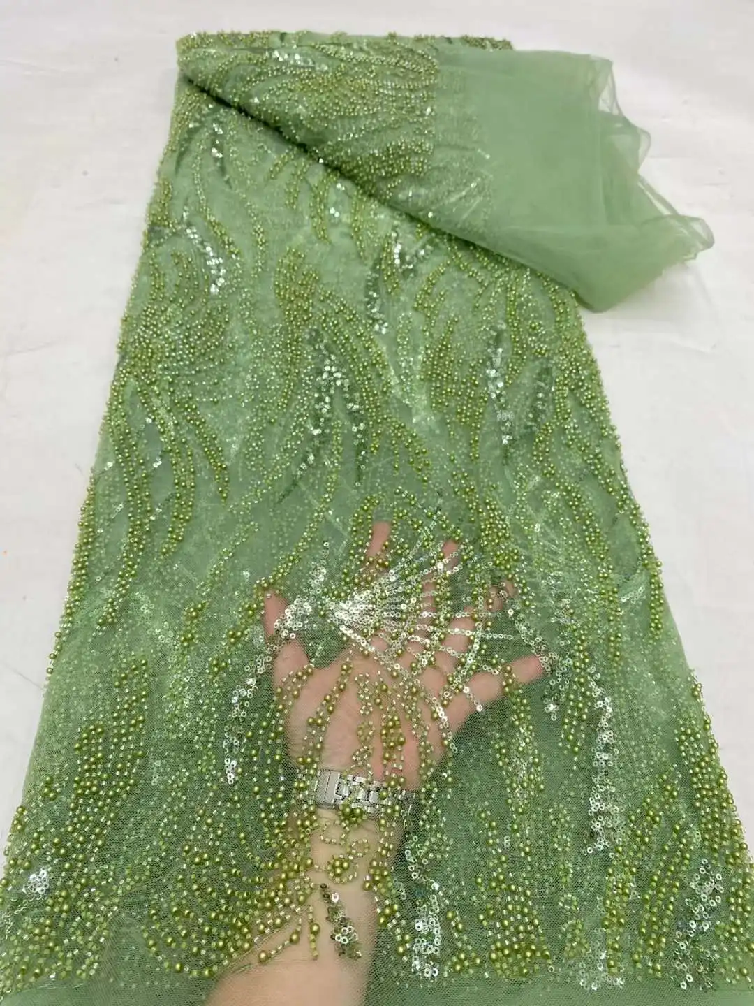 2024 Luxury African Heavy Beaded Lace Tulle Fabric High Quality French Sequins Embroidered Groom Lace Fabric For Sew DP
2024 Luxury African Heavy Beaded Lace Tulle Fabric High Quality French Sequins Embroidered Groom Lace Fabric For Sew DP