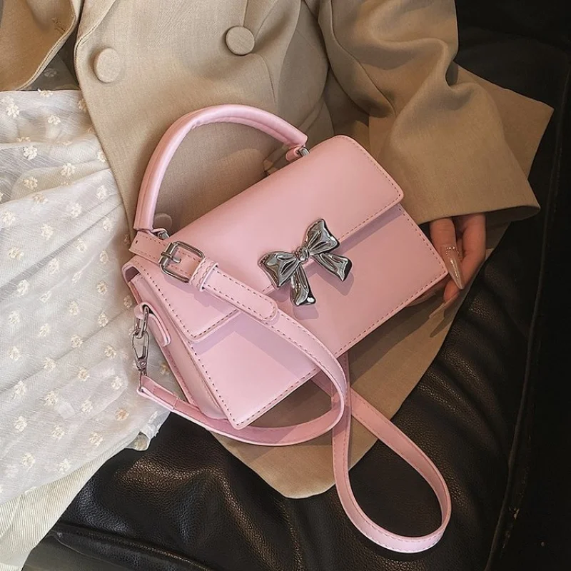 Fashionable Leather Women's Handbag Luxury Brand Elegant Classic Refined Finish Vintage Commuter Bag
Fashionable Leather Women's Handbag Luxury Brand Elegant Classic Refined Finish Vintage Commuter Bag