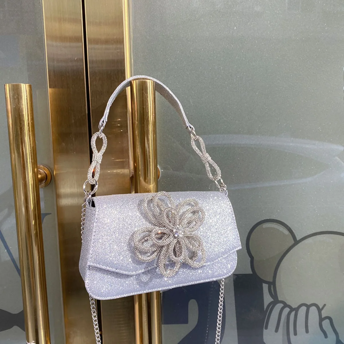JIOMAY 2025 New Women's Light Luxury Crystal Flower Chain Mini Square Bag Elegant Shiny Party Clutch
JIOMAY 2025 New Women's Light Luxury Crystal Flower Chain Mini Square Bag Elegant Shiny Party Clutch