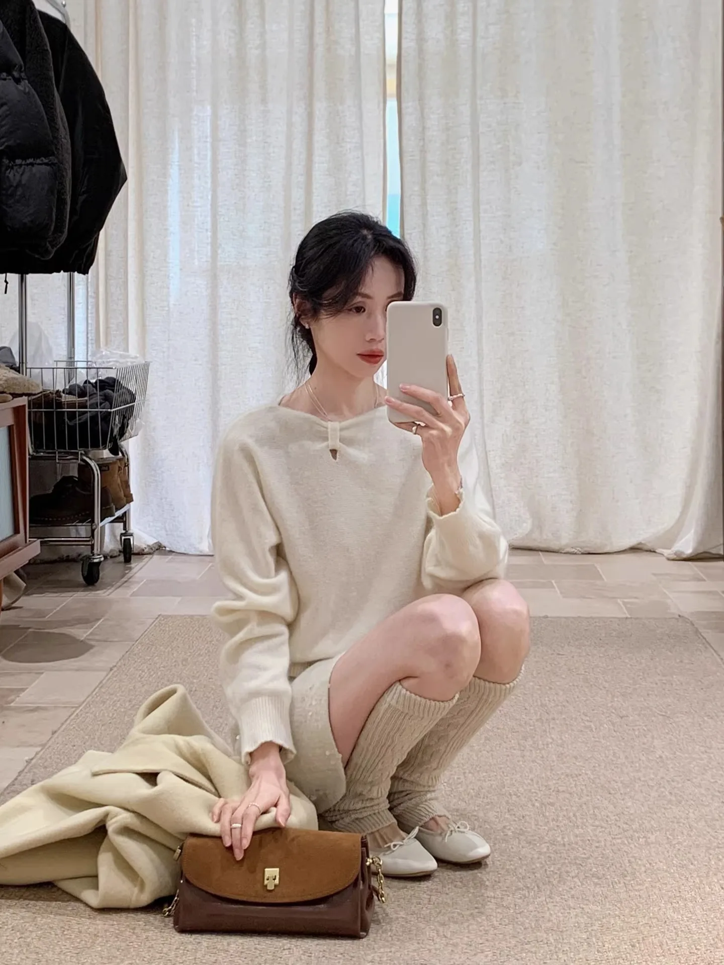 BRIVIN Белый вязаный женский топ с длинными рукавами, свободный крой, удобный, мягкий, весенний, новый дизайн, с узлом, утягивающий топ
BRIVIN Белый вязаный женский топ с длинными рукавами, свободный крой, удобный, мягкий, весенний, новый дизайн, с узлом, утягивающий топ