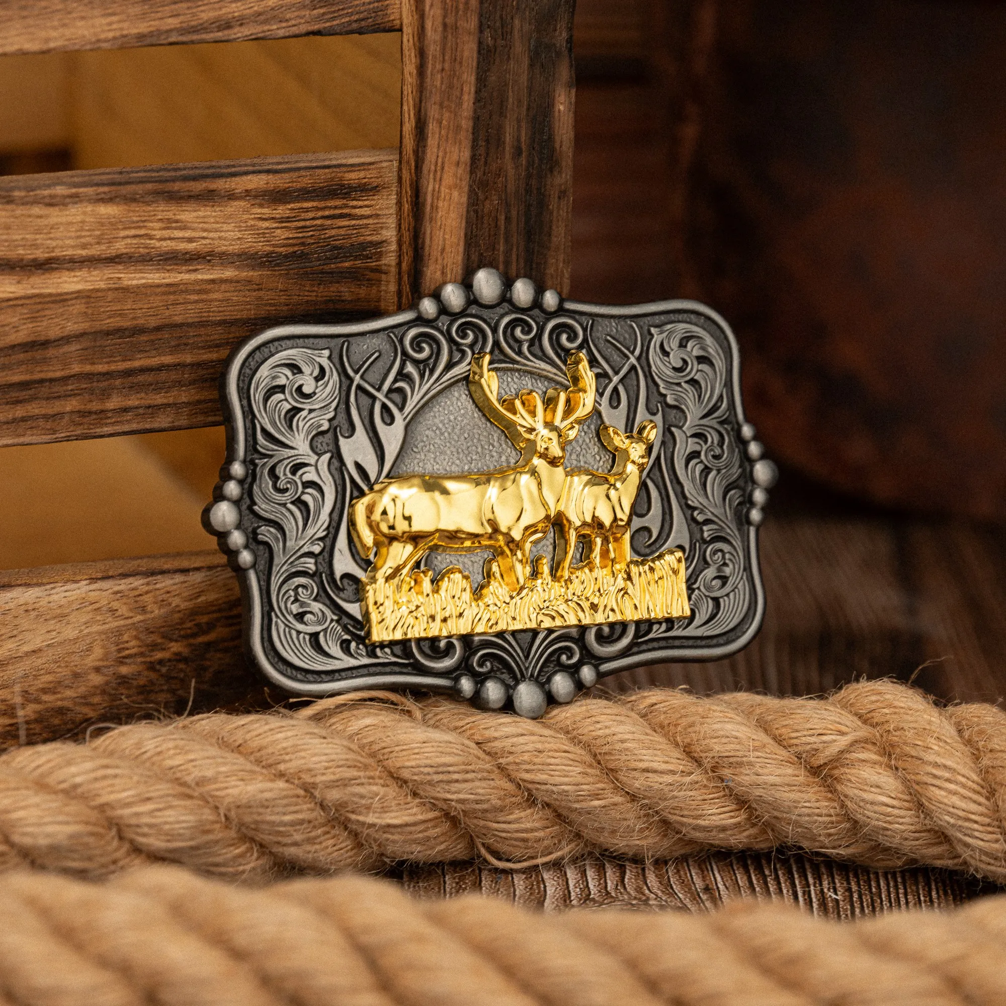 Пряжка с выдолбленным узором в виде креста лося, уникальная и универсальная мужская пряжка в стиле вестерн.
Пряжка с выдолбленным узором в виде креста лося, уникальная и универсальная мужская пряжка в стиле вестерн.