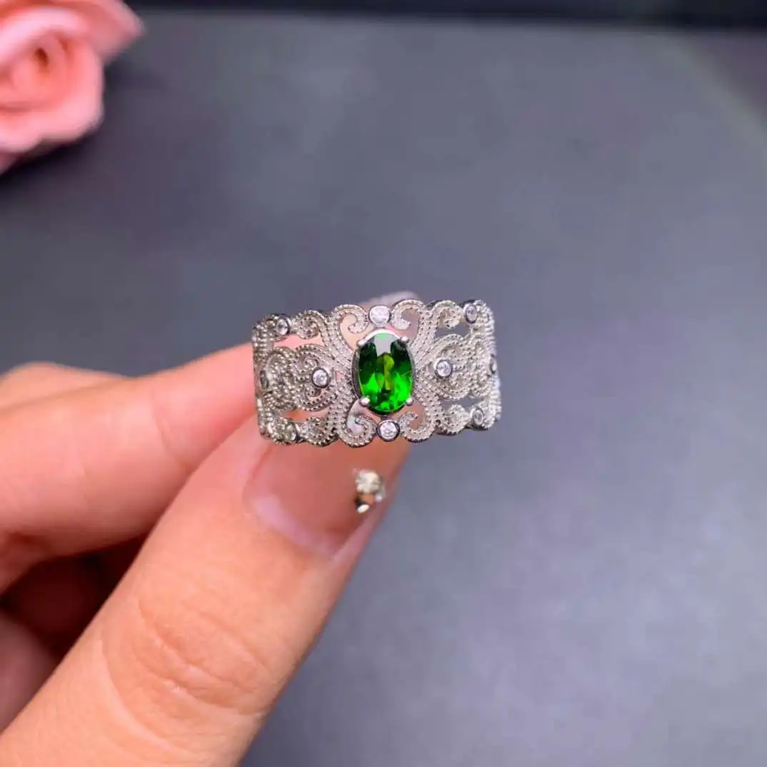 New coming 100% Natural and Real Diopside ring Free shipping Natural green diopside 925 sterling silver Fine jewelry ring
New coming 100% Natural and Real Diopside ring Free shipping Natural green diopside 925 sterling silver Fine jewelry ring