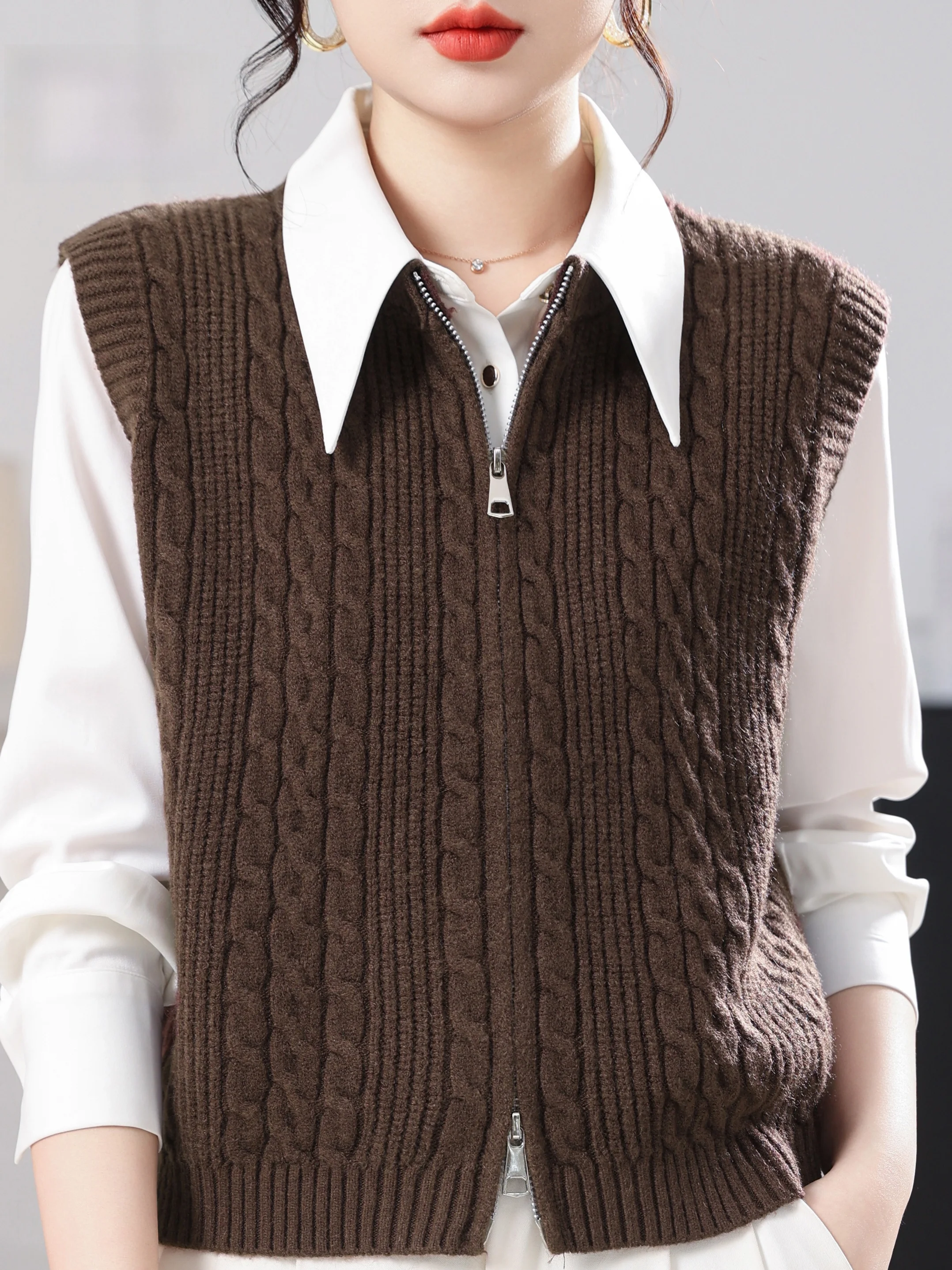 Spring Autumn New Sle Wool Zipper Knitted Vest Women Faionable Tassel Pattern Svel Sweater Vest round Ne ort Size
Spring Autumn New Sle Wool Zipper Knitted Vest Women Faionable Tassel Pattern Svel Sweater Vest round Ne ort Size