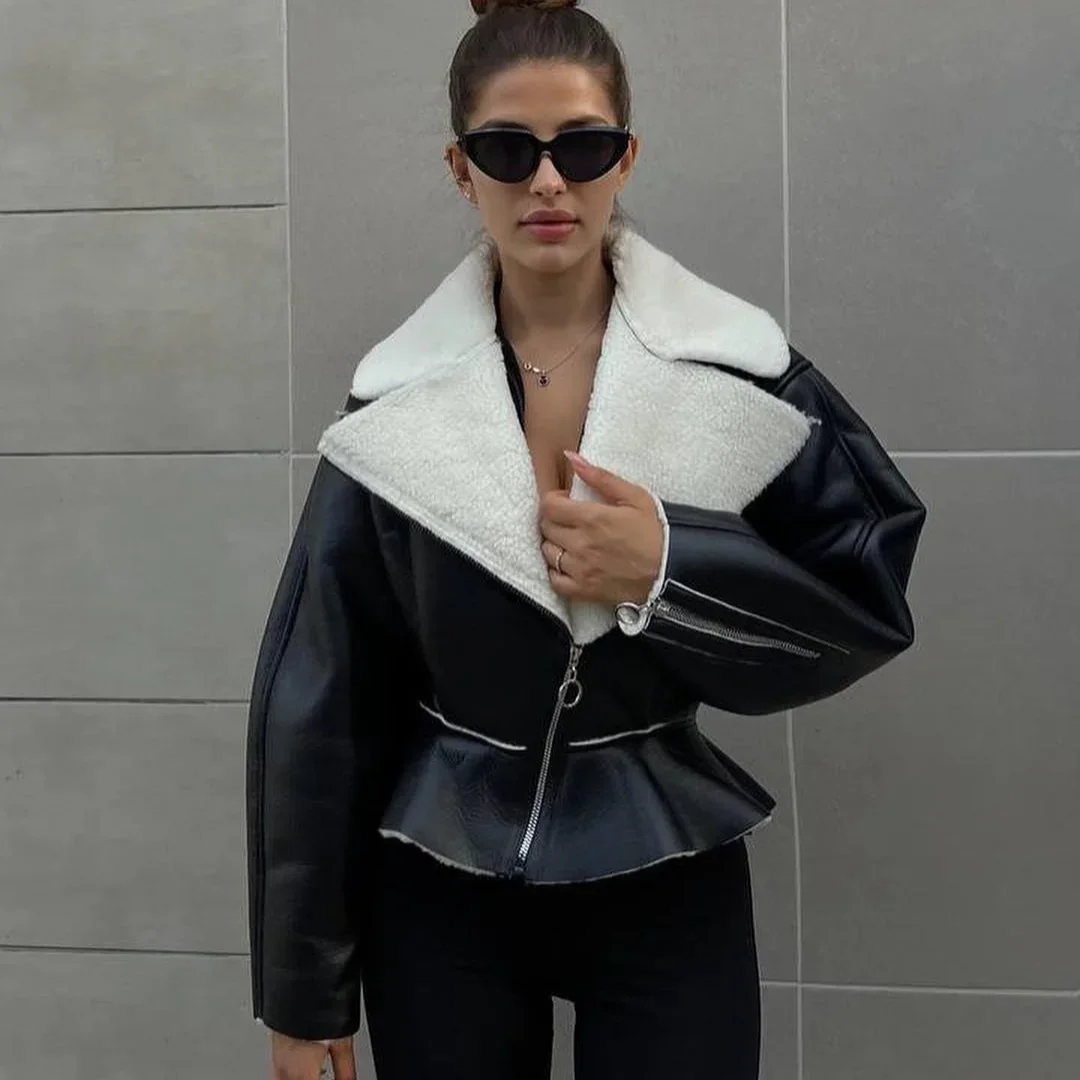 Women's autumn and winter new European and American short warm lapels fashion Korean version long sleeve solid color jacket coat
Women's autumn and winter new European and American short warm lapels fashion Korean version long sleeve solid color jacket coat