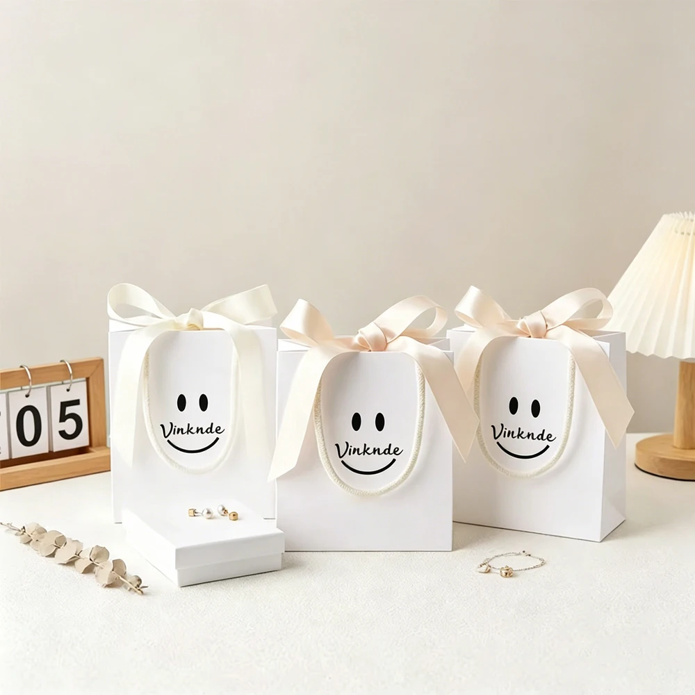 White Paper Jewelry Gift Packaging Bags with Bow Ribbon Handle Necklace Wedding Baby Shower Shopping Thank You Gift Treat Party
White Paper Jewelry Gift Packaging Bags with Bow Ribbon Handle Necklace Wedding Baby Shower Shopping Thank You Gift Treat Party