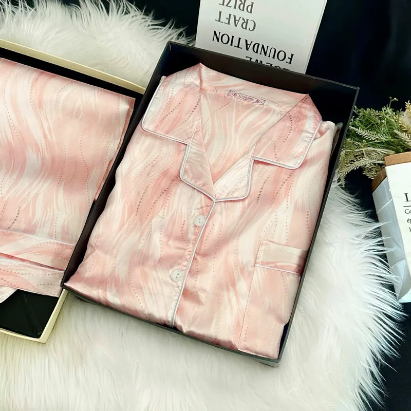 Лидер продаж, модные шелковые атласные пижамы для сна, пижамные комплекты, новые шорты с короткими рукавами, женские пижамы, Lounge Pijama Feminino
Лидер продаж, модные шелковые атласные пижамы для сна, пижамные комплекты, новые шорты с короткими рукавами, женские пижамы, Lounge Pijama Feminino