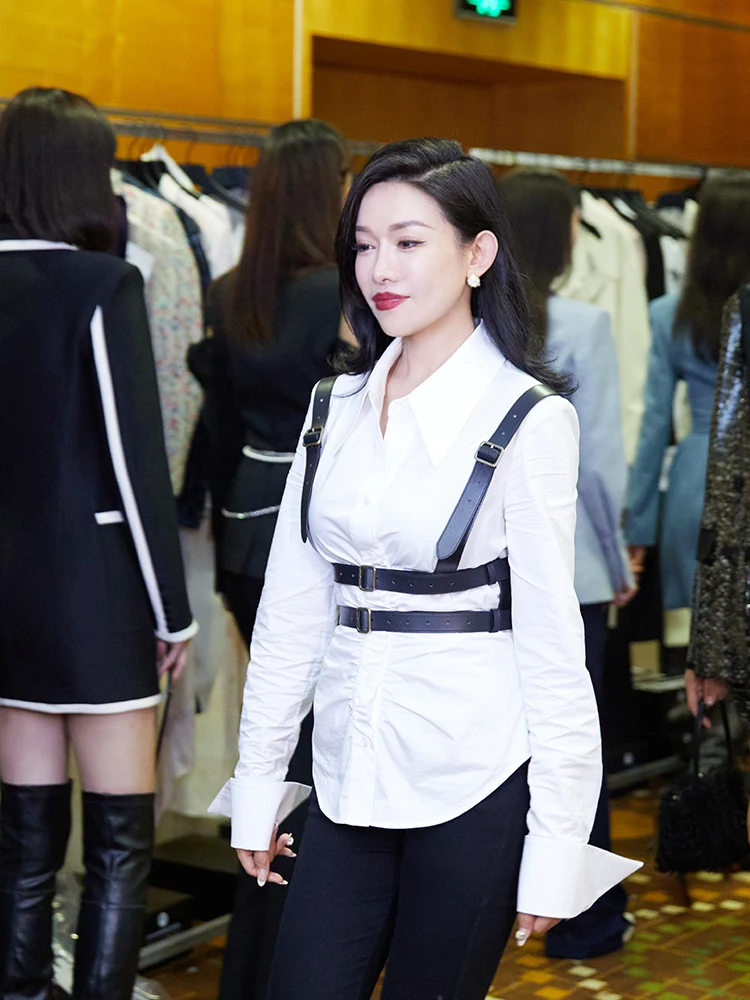 Женская блузка Ele с бриллиантовой отделкой, модный топ с отворотами, универсальный дизайн, оригинальный дизайн Maggie Ma, воротник, длинный рукав
Женская блузка Ele с бриллиантовой отделкой, модный топ с отворотами, универсальный дизайн, оригинальный дизайн Maggie Ma, воротник, длинный рукав