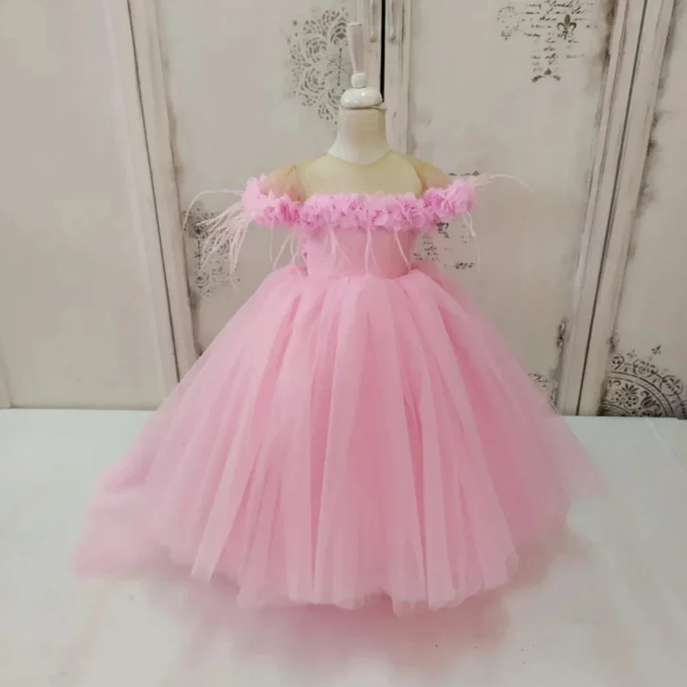 Pink Cute Flower Girl Dresses O-Neck Short Sleeve Handmade Flowers with Feather and Bow Baby Birthday Party Gowns for Wedding
Pink Cute Flower Girl Dresses O-Neck Short Sleeve Handmade Flowers with Feather and Bow Baby Birthday Party Gowns for Wedding