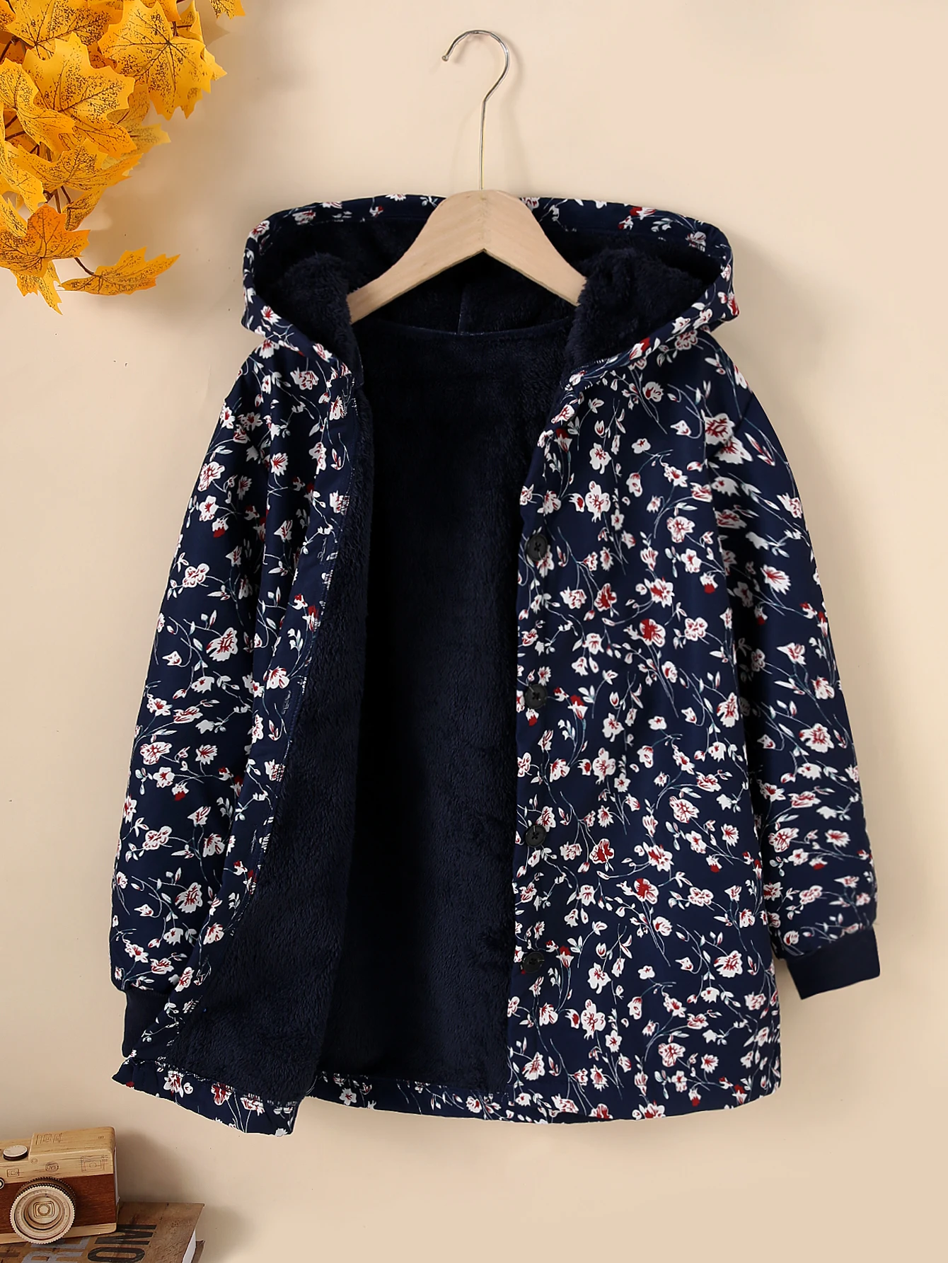 Autumn And Winter Youth Women's Slim Fit And Thickened Plush Coat With Hooded Print For Casual Outgoing Wear
Autumn And Winter Youth Women's Slim Fit And Thickened Plush Coat With Hooded Print For Casual Outgoing Wear