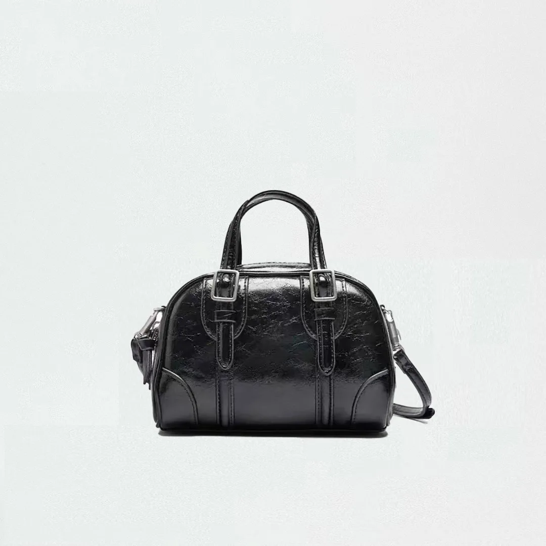 ZR 2024 European and American New Top Quality Women's Bag Handheld Buckle Crossbody Versatile Shoulder Bag
ZR 2024 European and American New Top Quality Women's Bag Handheld Buckle Crossbody Versatile Shoulder Bag