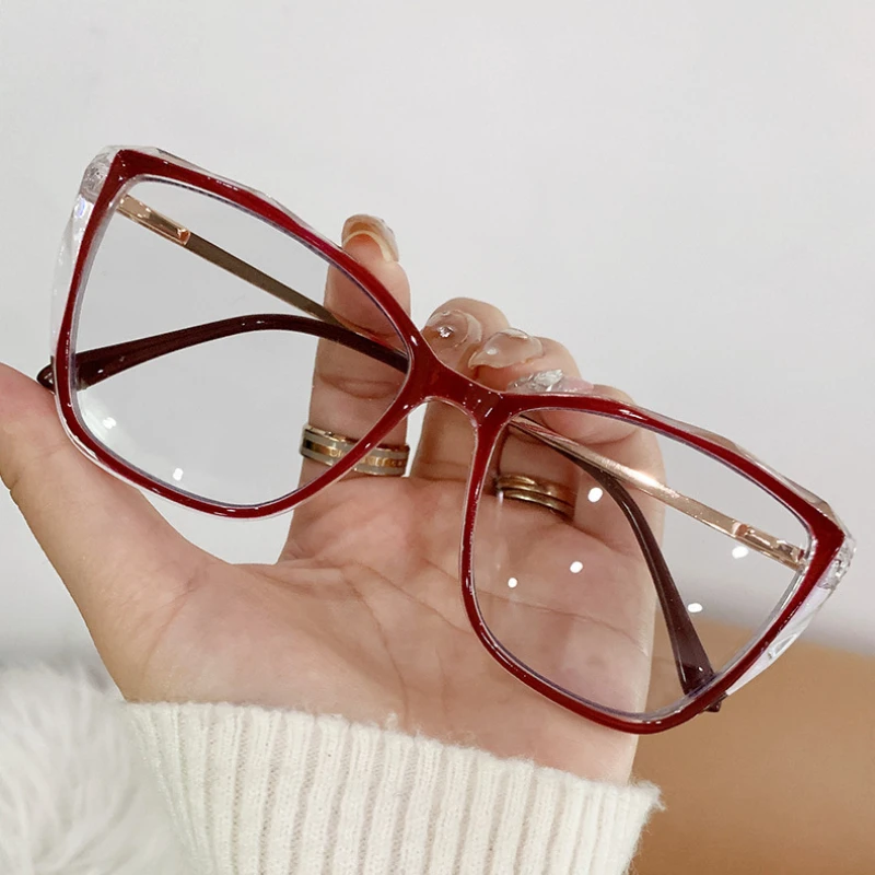2025 new transparent edging glasses frame, anti blue light glasses for women, plain PC glasses frame
2025 new transparent edging glasses frame, anti blue light glasses for women, plain PC glasses frame