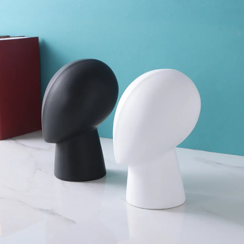 Modern Nordic ceramics, human head, human shaped ornaments, luxury, extreme simplicity, soft decoration, model room, jewelry art
Modern Nordic ceramics, human head, human shaped ornaments, luxury, extreme simplicity, soft decoration, model room, jewelry art