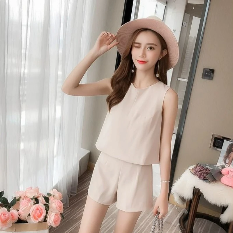 Chiffon Sleeveless Lace-up Women's Short Sets 2 Pieces Korean Style Light Casual New in Matching Classic Novelties Female Shorts
Chiffon Sleeveless Lace-up Women's Short Sets 2 Pieces Korean Style Light Casual New in Matching Classic Novelties Female Shorts