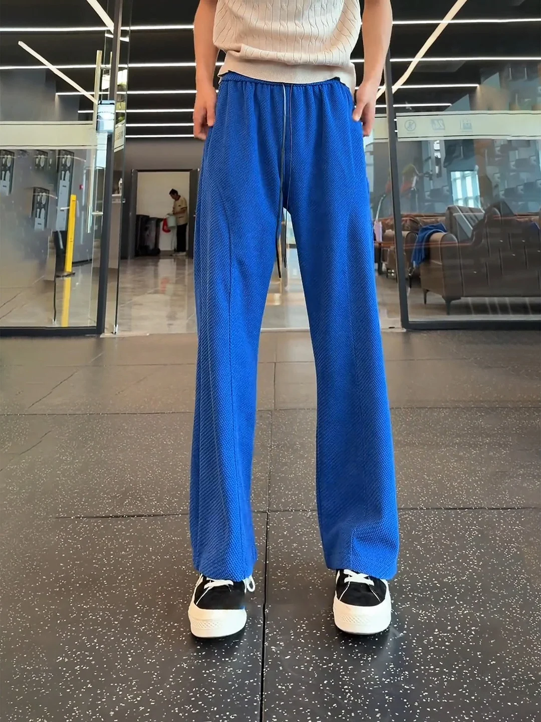 Klein Blue Snake Scale Pattern Diagonal Cut Summer Thin Breathable Men's Casual Pants American Sporty Straight Leg Trousers
Klein Blue Snake Scale Pattern Diagonal Cut Summer Thin Breathable Men's Casual Pants American Sporty Straight Leg Trousers