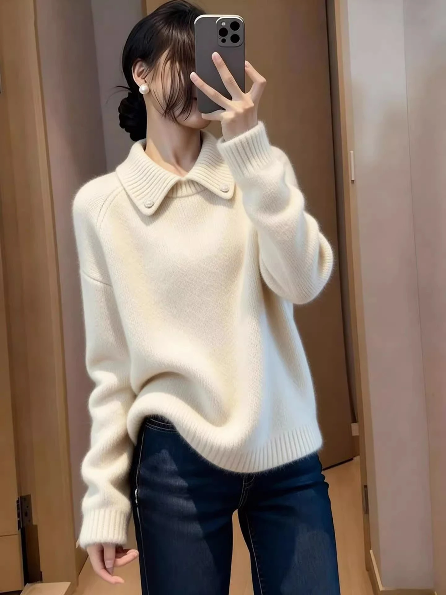 Winter 2026 New Women's Korean Style Lazy Fashion Knitted Sweater Slimming Versatile Long Sleeve Casual Loose Fit Warmth Sweater
Winter 2026 New Women's Korean Style Lazy Fashion Knitted Sweater Slimming Versatile Long Sleeve Casual Loose Fit Warmth Sweater