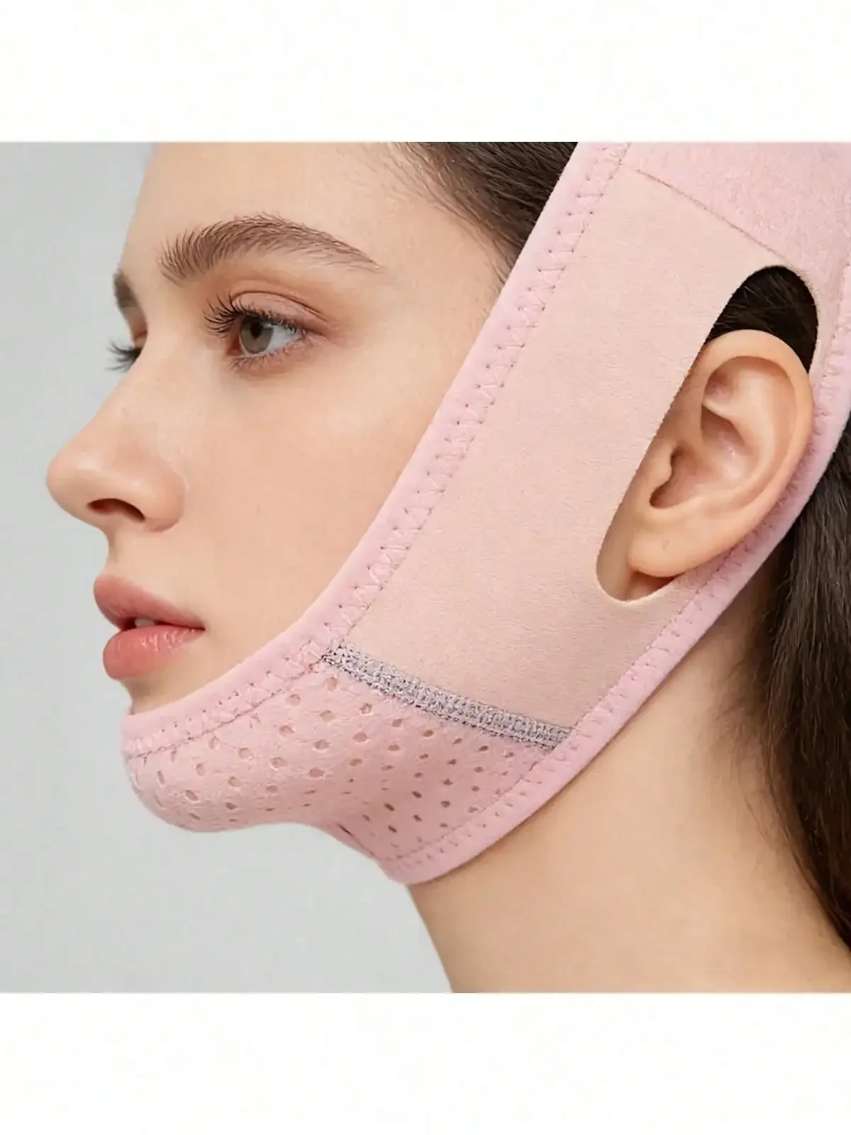 Facial shaping support belt with V-shaped straps lifts tightens facial contours,sculpting a slimmer face.Reduce nasolabial folds
Facial shaping support belt with V-shaped straps lifts tightens facial contours,sculpting a slimmer face.Reduce nasolabial folds