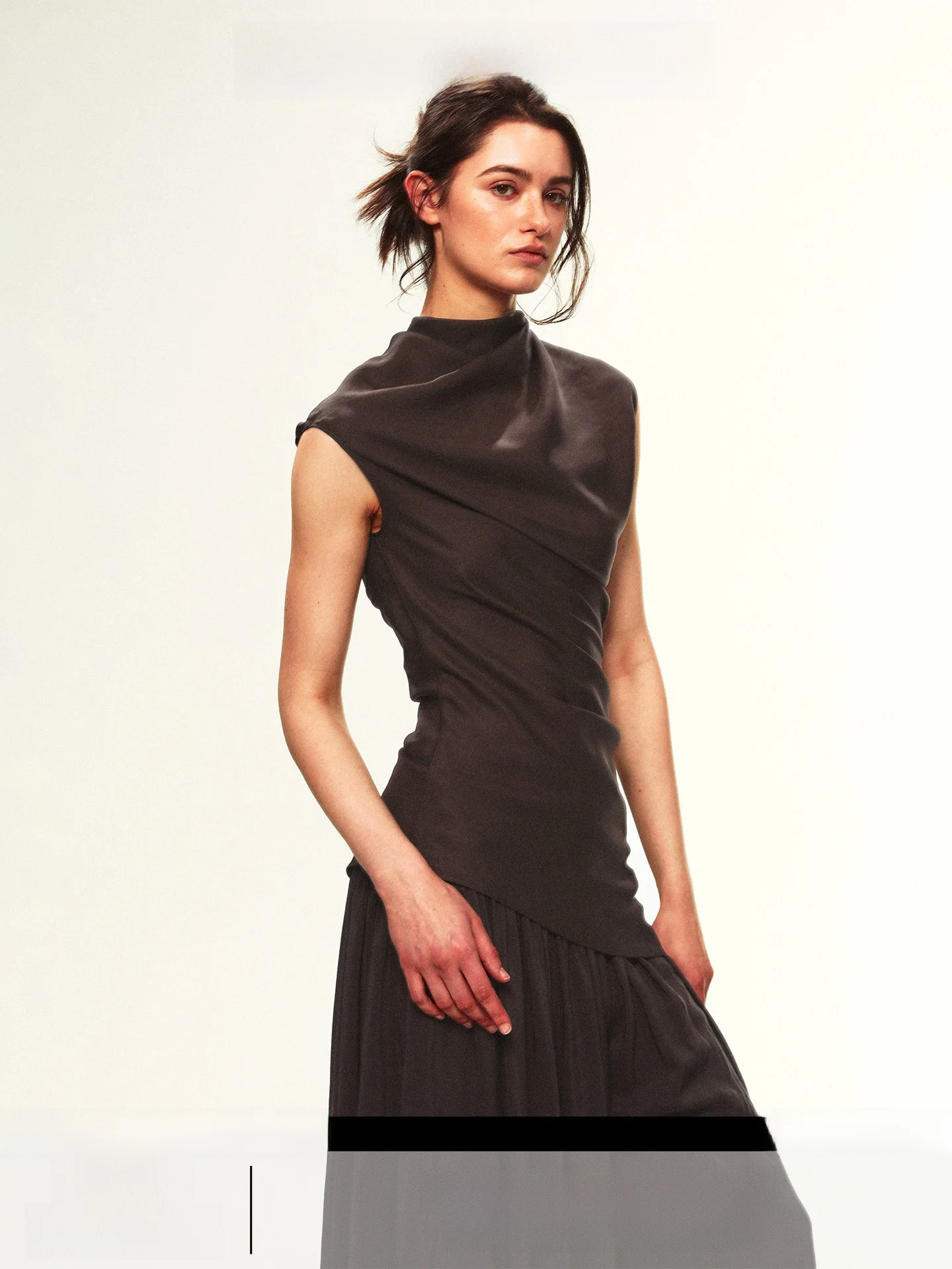 Summer Gauze Pleated Asymmetrical Shoulder Sleeveless T-Shirt Women's Neck Design Mid-Length Simple Style Slim-Fit Fashion
Summer Gauze Pleated Asymmetrical Shoulder Sleeveless T-Shirt Women's Neck Design Mid-Length Simple Style Slim-Fit Fashion