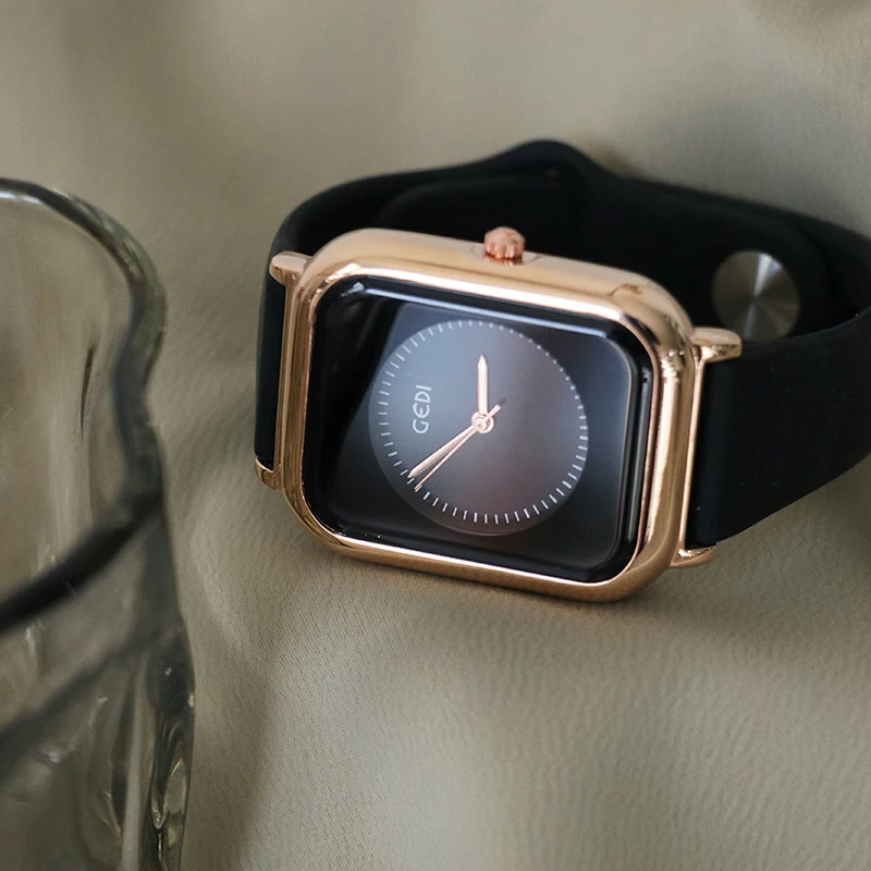 New LargeDial Rectangular Watch With Silicone Strap Simple Korean Style Elegant And Fashionable WatchWristwatchWatch Accessory.
New LargeDial Rectangular Watch With Silicone Strap Simple Korean Style Elegant And Fashionable WatchWristwatchWatch Accessory.