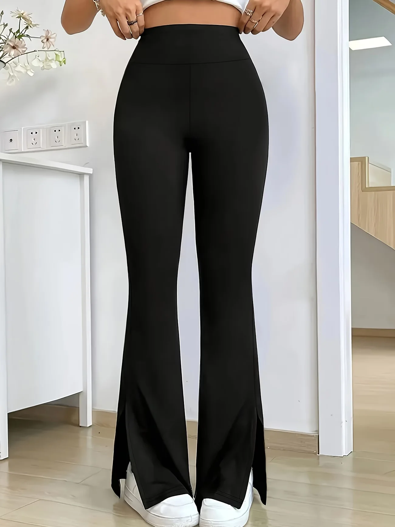 In spring and summer, the new ladies' high waist slim bell bottoms are split at the lower side, and yoga fitness commuters wear
In spring and summer, the new ladies' high waist slim bell bottoms are split at the lower side, and yoga fitness commuters wear