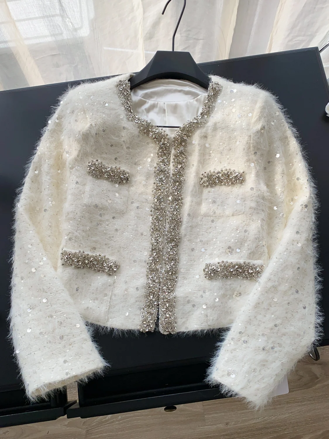 Faionable Diamond Embedded Heavy Work Open Cardigan iny Sequin Fur Women's Autumn Versatile Sli Top French Sle Loos...
Faionable Diamond Embedded Heavy Work Open Cardigan iny Sequin Fur Women's Autumn Versatile Sli Top French Sle Loos...