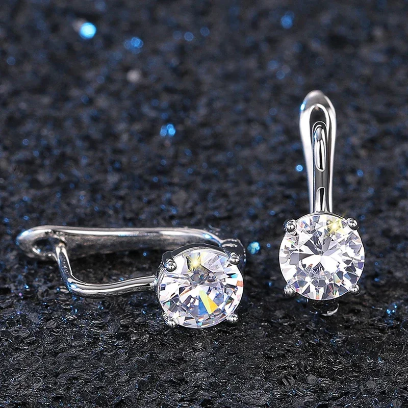 2025 Simple Classic Silver Color Hoop Earrings for Women 4 Claw Design Cubic Zirconia Crystal Timeless Style Jewelry
2025 Simple Classic Silver Color Hoop Earrings for Women 4 Claw Design Cubic Zirconia Crystal Timeless Style Jewelry
