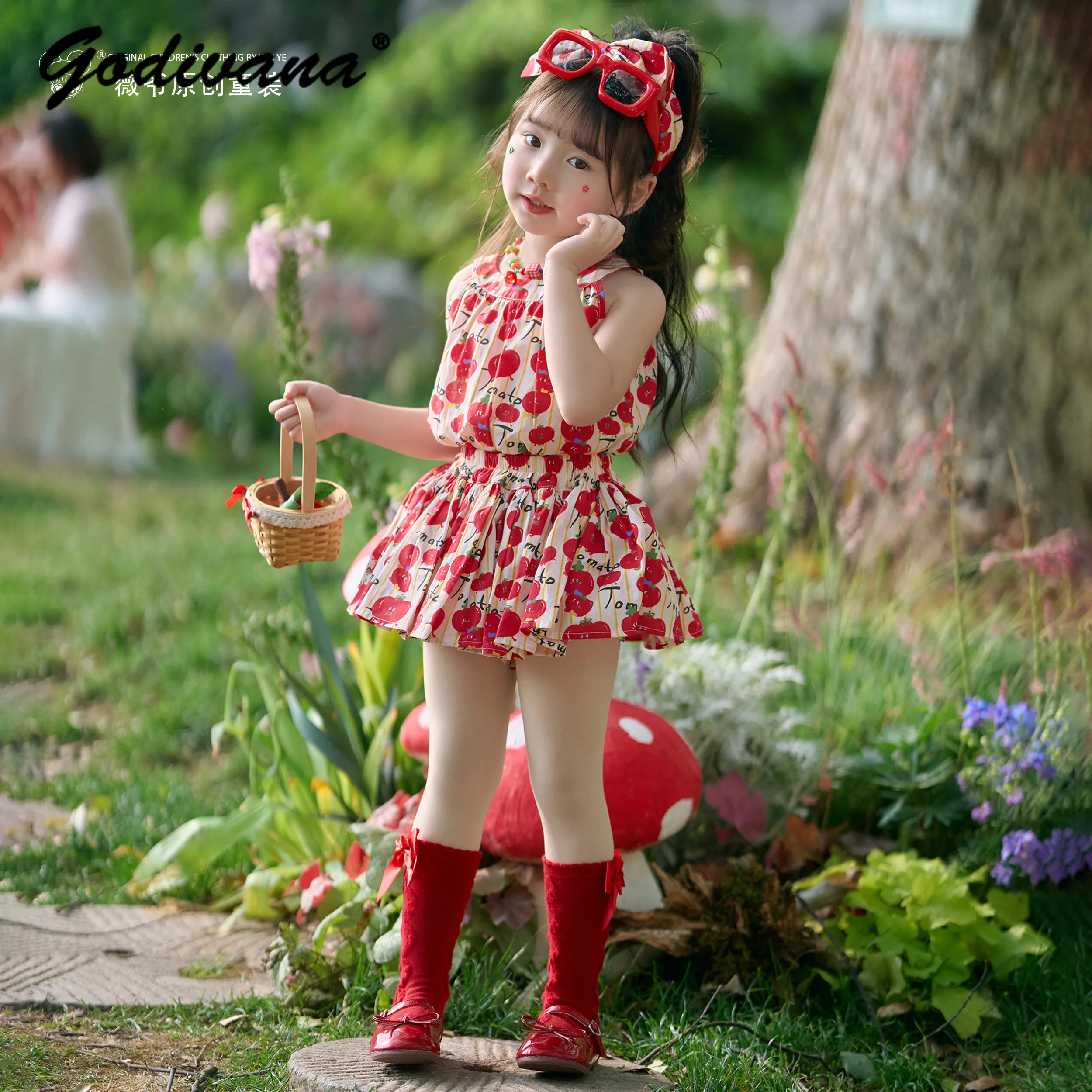 Original Baby Girls Cotton Sweet and Cute Summer Two Pieces Sets Cartoon Tomato Print Halter Tank Top with Elastic Waist Skirt
Original Baby Girls Cotton Sweet and Cute Summer Two Pieces Sets Cartoon Tomato Print Halter Tank Top with Elastic Waist Skirt