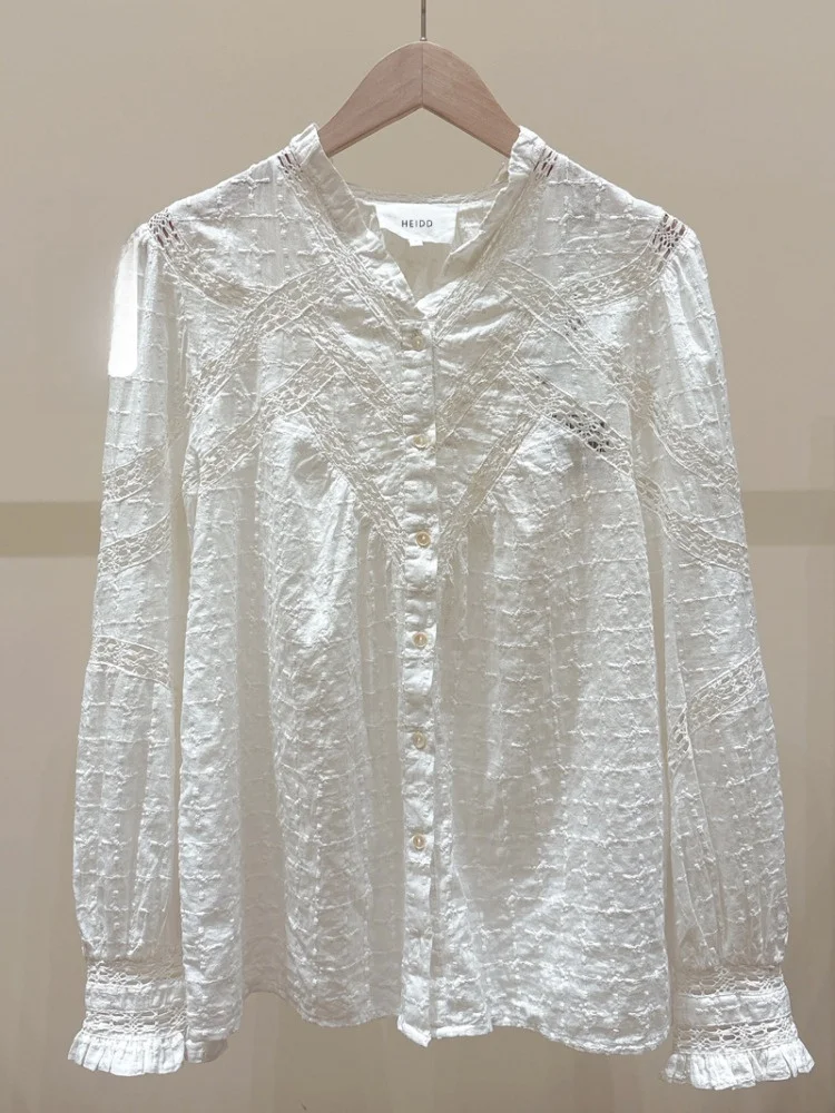 Elegant Style Long Sleeve V-Neck Hollow out Embroidery Shirt Summer Holiday Fashion Women's Loose Fit Cotton Breathable Top
Elegant Style Long Sleeve V-Neck Hollow out Embroidery Shirt Summer Holiday Fashion Women's Loose Fit Cotton Breathable Top