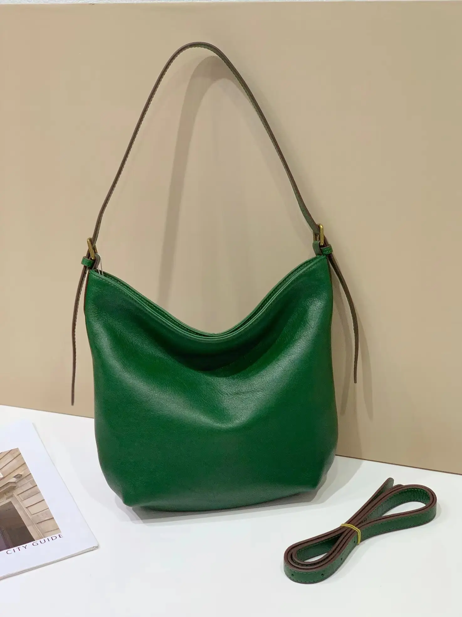 Genuine Leather Women's Bucket Tote Luxury Designer Brand Ladies Underarm Bag Fashion Shoulder Crossbody Bag Cowhide Handbag New
Genuine Leather Women's Bucket Tote Luxury Designer Brand Ladies Underarm Bag Fashion Shoulder Crossbody Bag Cowhide Handbag New