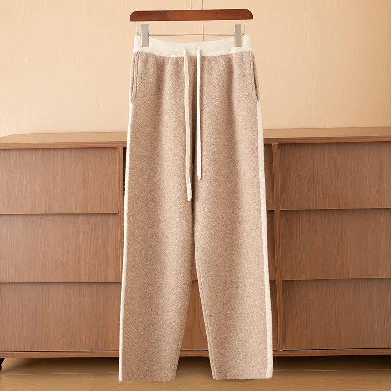 Осень-зима, толстые повседневные спортивные штаны из 100% мериносовой шерсти с контрастными сращиваниями, мужские универсальные вязаные спортивные штаны, прямые брюки
Осень-зима, толстые повседневные спортивные штаны из 100% мериносовой шерсти с контрастными сращиваниями, мужские универсальные вязаные спортивные штаны, прямые брюки