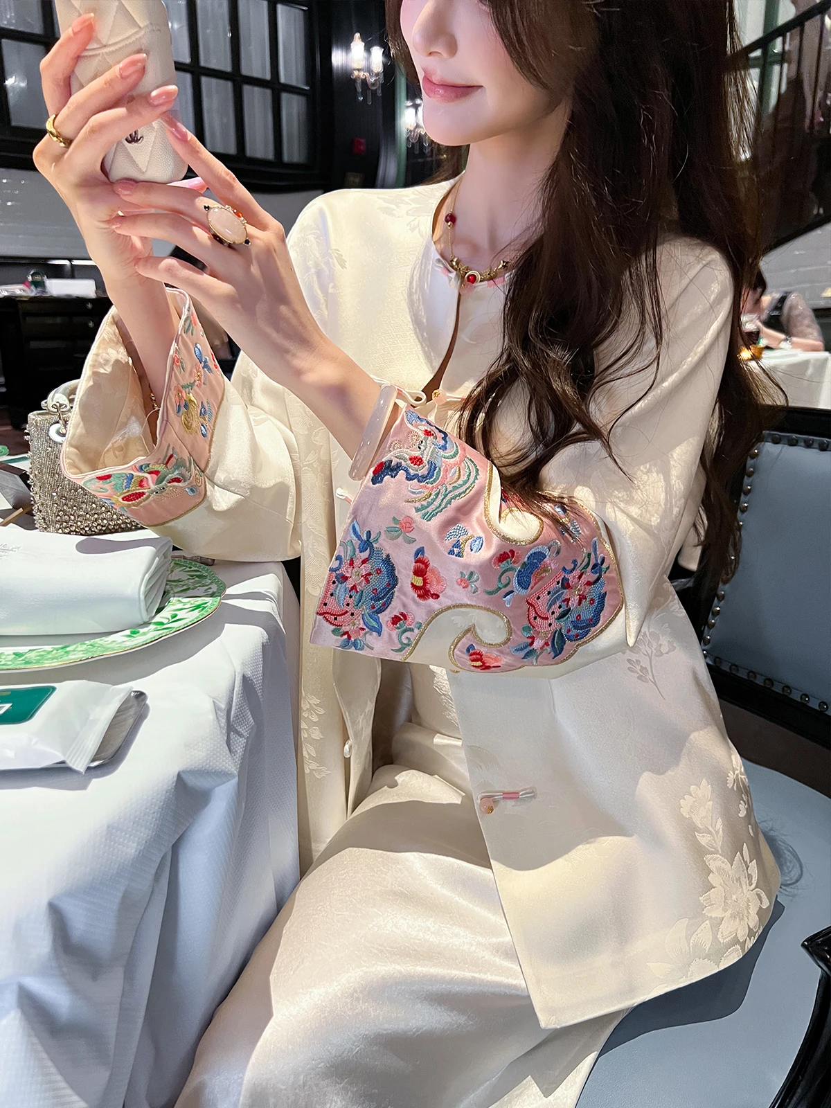 New Chinese Sle Acetate Embroidered Jaet Women's Improved High-End Feeling Old Money Sle Open Cardigan Top
New Chinese Sle Acetate Embroidered Jaet Women's Improved High-End Feeling Old Money Sle Open Cardigan Top