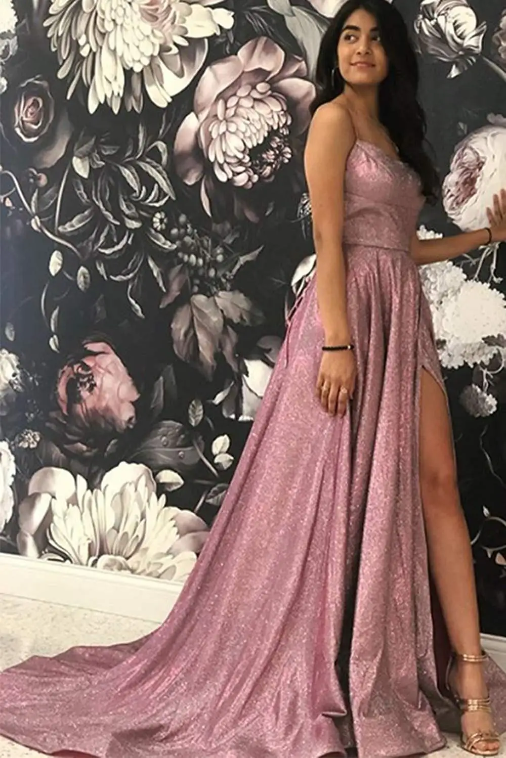Customized Evening Dress Pink Sgaphetti Straps Backless Lace up Floor-Length A-Line Plus size Women Formal Party Gown H766
Customized Evening Dress Pink Sgaphetti Straps Backless Lace up Floor-Length A-Line Plus size Women Formal Party Gown H766