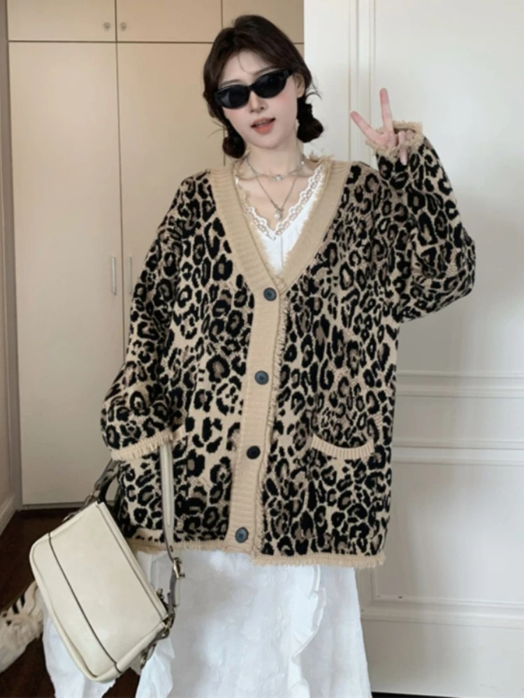 Fashion Vintage Cardigan V Neck Long Sleeve Pockets Tassel Leopard Single Breasted Sweaters Casual Loose Design Women's Clothing
Fashion Vintage Cardigan V Neck Long Sleeve Pockets Tassel Leopard Single Breasted Sweaters Casual Loose Design Women's Clothing