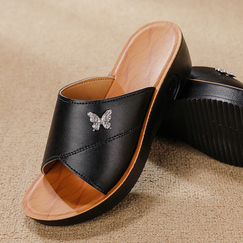 Women's Sandals Thick Sole Comfortable Non-slip Wear-resistant Flat Women's Shoes Beach Sandals Outdoor Women Slippers Size 43
Women's Sandals Thick Sole Comfortable Non-slip Wear-resistant Flat Women's Shoes Beach Sandals Outdoor Women Slippers Size 43