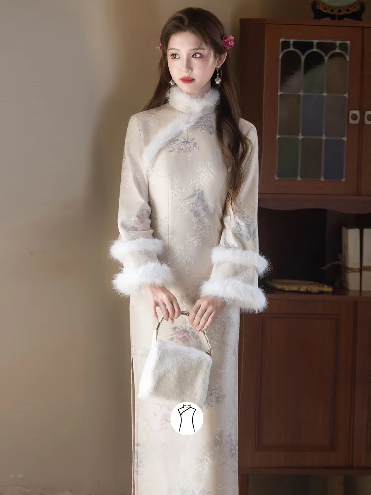 Новое китайское платье Long Sve Qipao Winter 2025 Faionable Rich Girl с меховым воротником, длинное платье, винтажное платье с низким разрезом и цветочным принтом...
Новое китайское платье Long Sve Qipao Winter 2025 Faionable Rich Girl с меховым воротником, длинное платье, винтажное платье с низким разрезом и цветочным принтом...