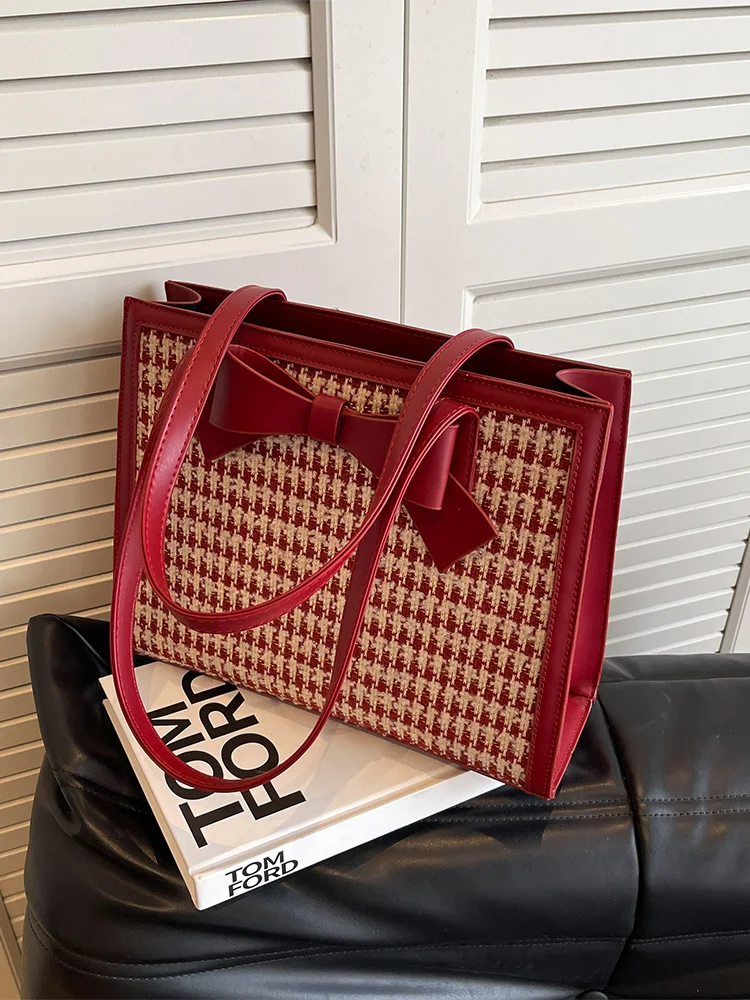Red Wedding Bridesmaid Large Capacity Shoulder Tote Bag Casual Simplistic Style Women's Bag Soft Handle Daily Use Bag
Red Wedding Bridesmaid Large Capacity Shoulder Tote Bag Casual Simplistic Style Women's Bag Soft Handle Daily Use Bag