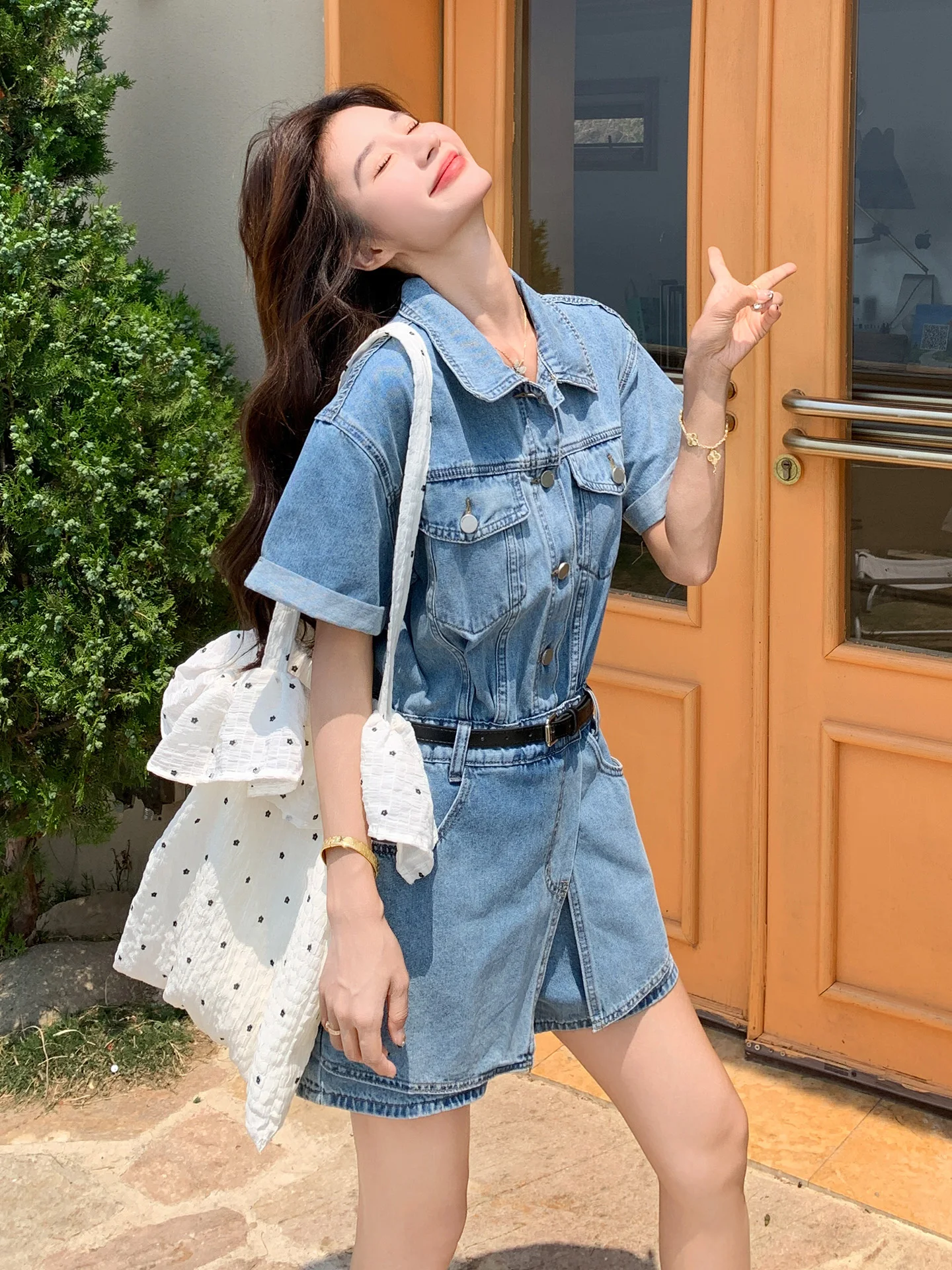 Blue Salt Series Design Fashionable Two-Piece Denim Jumpsuit Women's Casual Pants High Waist Short Length Polyester Fiber
Blue Salt Series Design Fashionable Two-Piece Denim Jumpsuit Women's Casual Pants High Waist Short Length Polyester Fiber