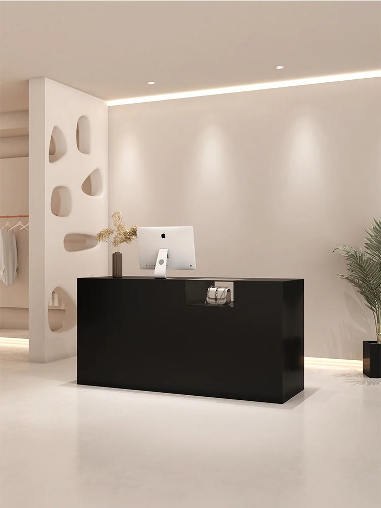 Black paint Internet celebrity trendy store checkout page with glass display case 7-shaped women's clothing store small bar
Black paint Internet celebrity trendy store checkout page with glass display case 7-shaped women's clothing store small bar