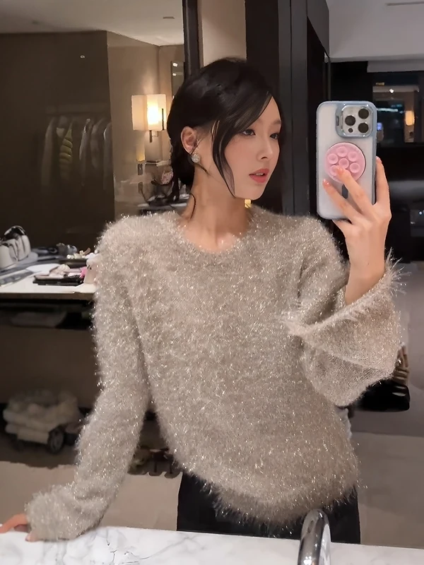 Elegant Long Sleeve Knitted Sweater Women's Fashionable Shiny Sequin Slimming Spring New Style French Style round Neck Top
Elegant Long Sleeve Knitted Sweater Women's Fashionable Shiny Sequin Slimming Spring New Style French Style round Neck Top