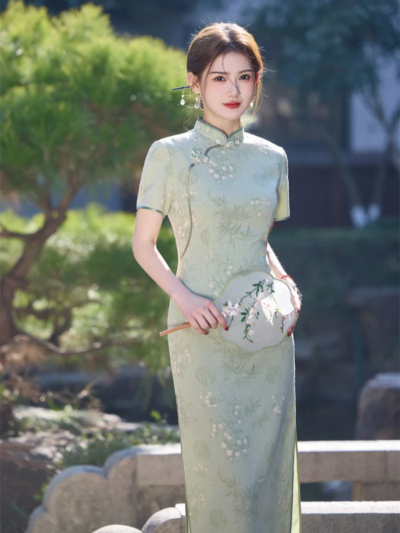Платье в китайском стиле, традиционное платье Cheongsam с воротником-стойкой, женское летнее новое платье, большой размер XXL Qipao, элегантное улучшенное платье с разрезом
Платье в китайском стиле, традиционное платье Cheongsam с воротником-стойкой, женское летнее новое платье, большой размер XXL Qipao, элегантное улучшенное платье с разрезом