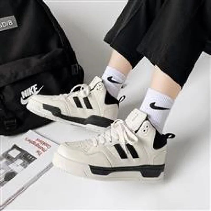 2025New Comfortable Casual High-top Shoes Four Seasons New Student Versatile orean Style Casual Sports High-quality Couple Style
2025New Comfortable Casual High-top Shoes Four Seasons New Student Versatile orean Style Casual Sports High-quality Couple Style