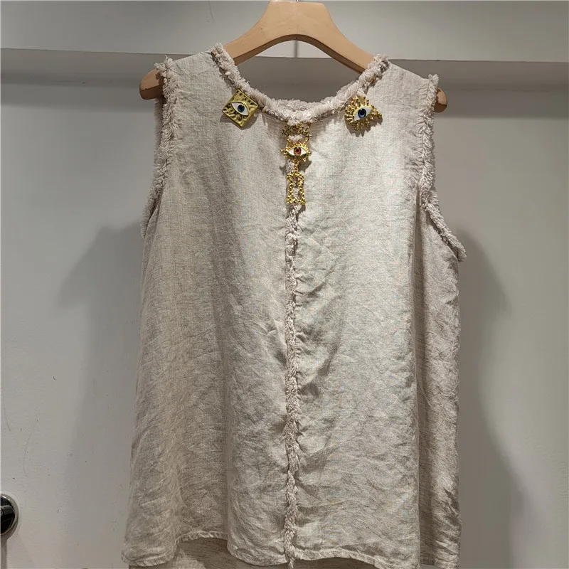Three-dimensional Metal Neckline Beaded Raw Edge Linen Sleeveless Shirt for Women Summer 2026 Luxury Western Style Top
Three-dimensional Metal Neckline Beaded Raw Edge Linen Sleeveless Shirt for Women Summer 2026 Luxury Western Style Top