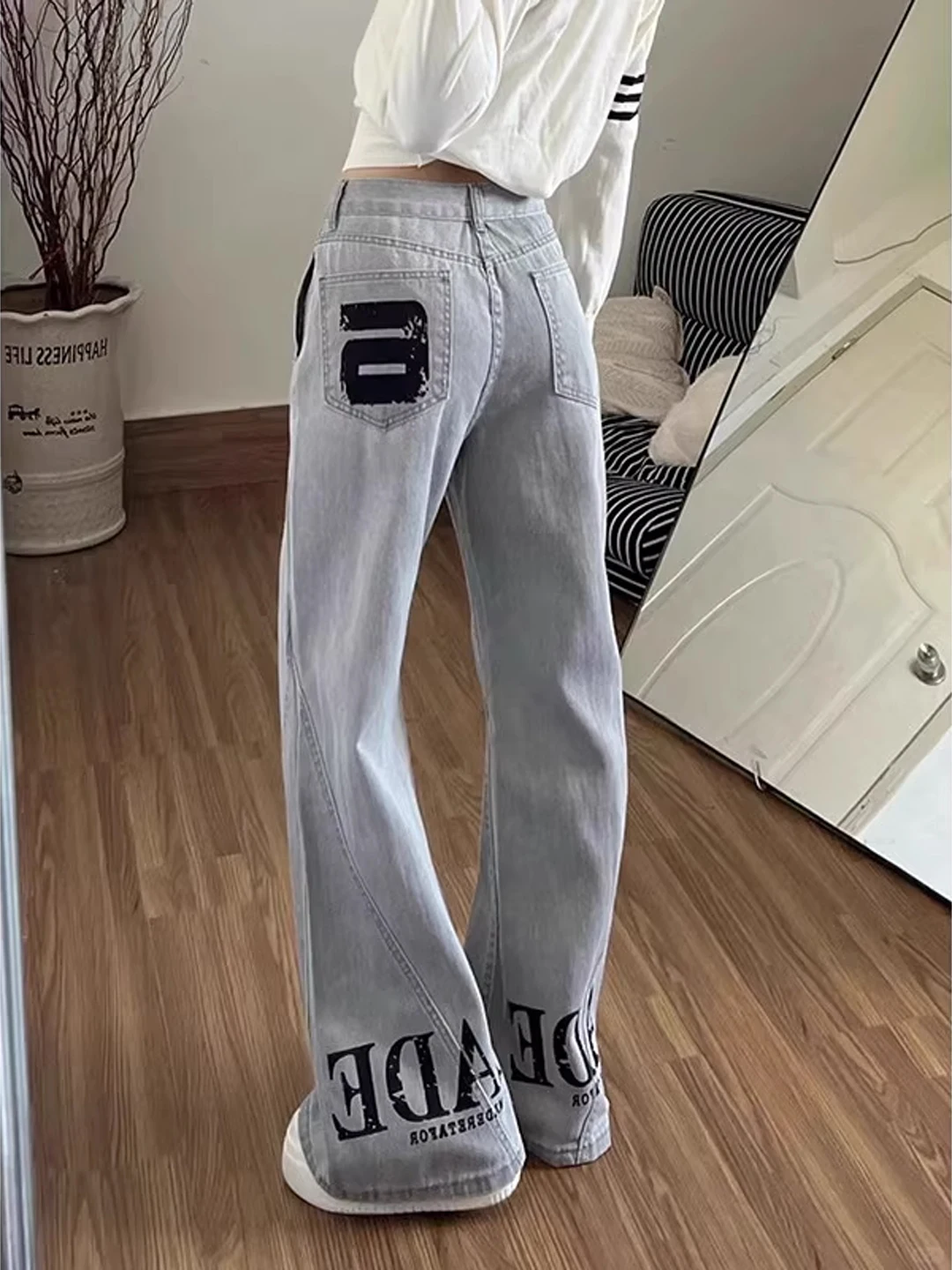 Retro Sle CleanFit Distred Knife Jeans Men Women Casual Loose Fit Straight Leg Zipper Closure Winter Faion
Retro Sle CleanFit Distred Knife Jeans Men Women Casual Loose Fit Straight Leg Zipper Closure Winter Faion