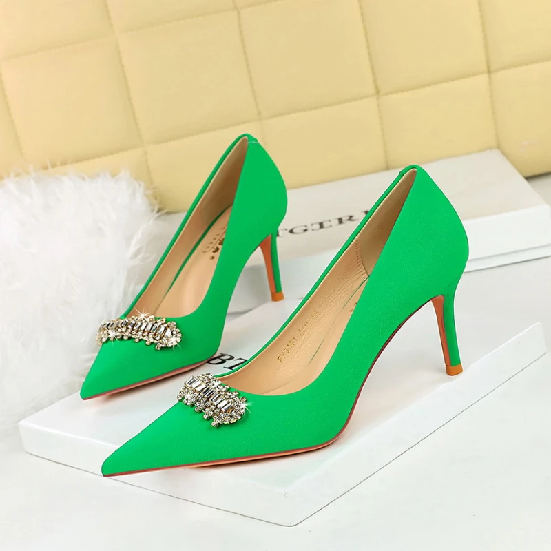 European American Style Fashionable High Heels Thin Heels Shallow Tip-Tip Sparkling Rhinestone Buckle High Heels Women's Shoes
European American Style Fashionable High Heels Thin Heels Shallow Tip-Tip Sparkling Rhinestone Buckle High Heels Women's Shoes