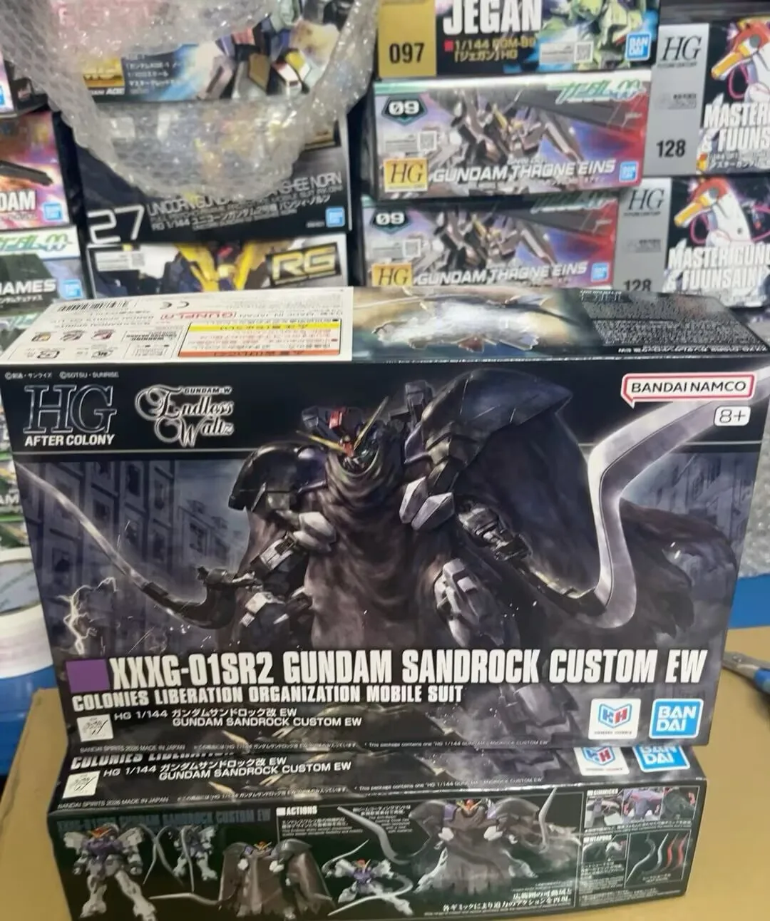 Bandai Original MODEL KIT HG 1/144 SANDROCK CUSTOM EW Model Kit Anime Action Fighter Assembly Model Toy Gift
Bandai Original MODEL KIT HG 1/144 SANDROCK CUSTOM EW Model Kit Anime Action Fighter Assembly Model Toy Gift