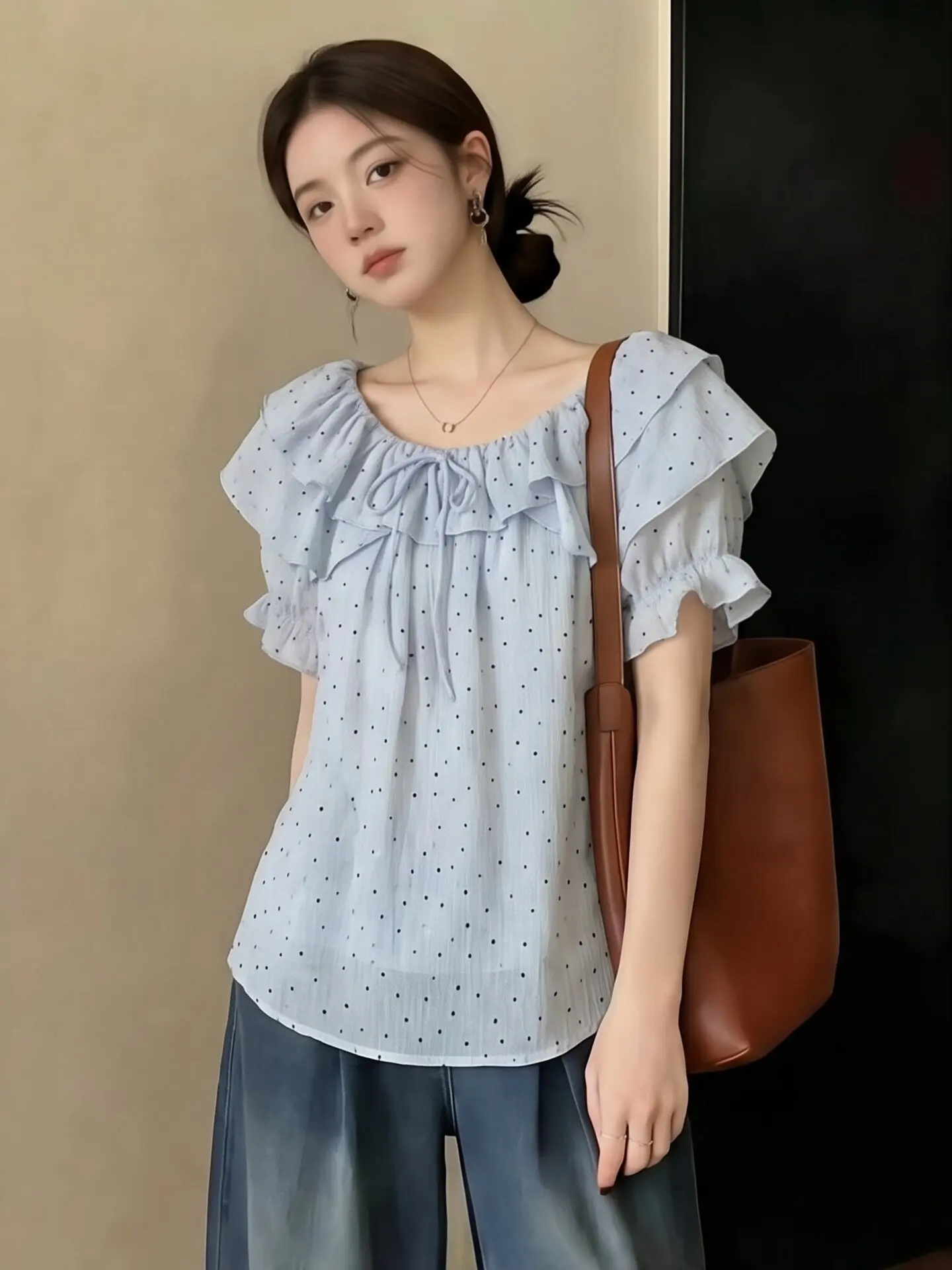 Summer Polka Dot Lace Trim One Shoulder Two Wear Short Sleeve Chiffon Shirt Beautiful Loose Slimming Design Korean Style Blouse
Summer Polka Dot Lace Trim One Shoulder Two Wear Short Sleeve Chiffon Shirt Beautiful Loose Slimming Design Korean Style Blouse