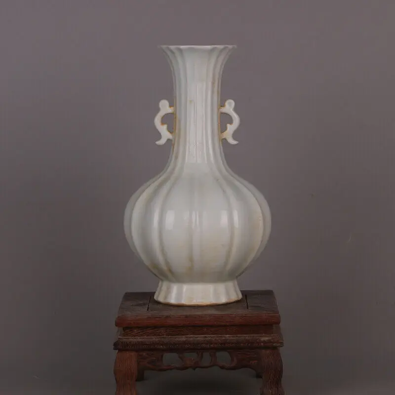 8.7" Good Chinese Song Porcelain Lake Field Kiln Green Glaze Two Ear Flower Vase
8.7" Good Chinese Song Porcelain Lake Field Kiln Green Glaze Two Ear Flower Vase